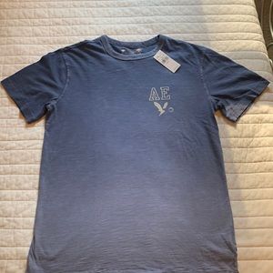 American Eagle tshirt